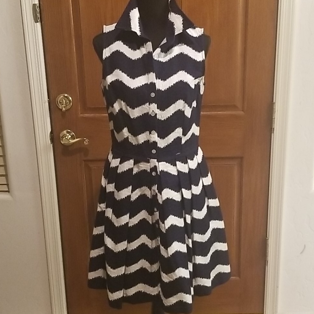 Just...Taylor Navy/White Sleeveless Dress